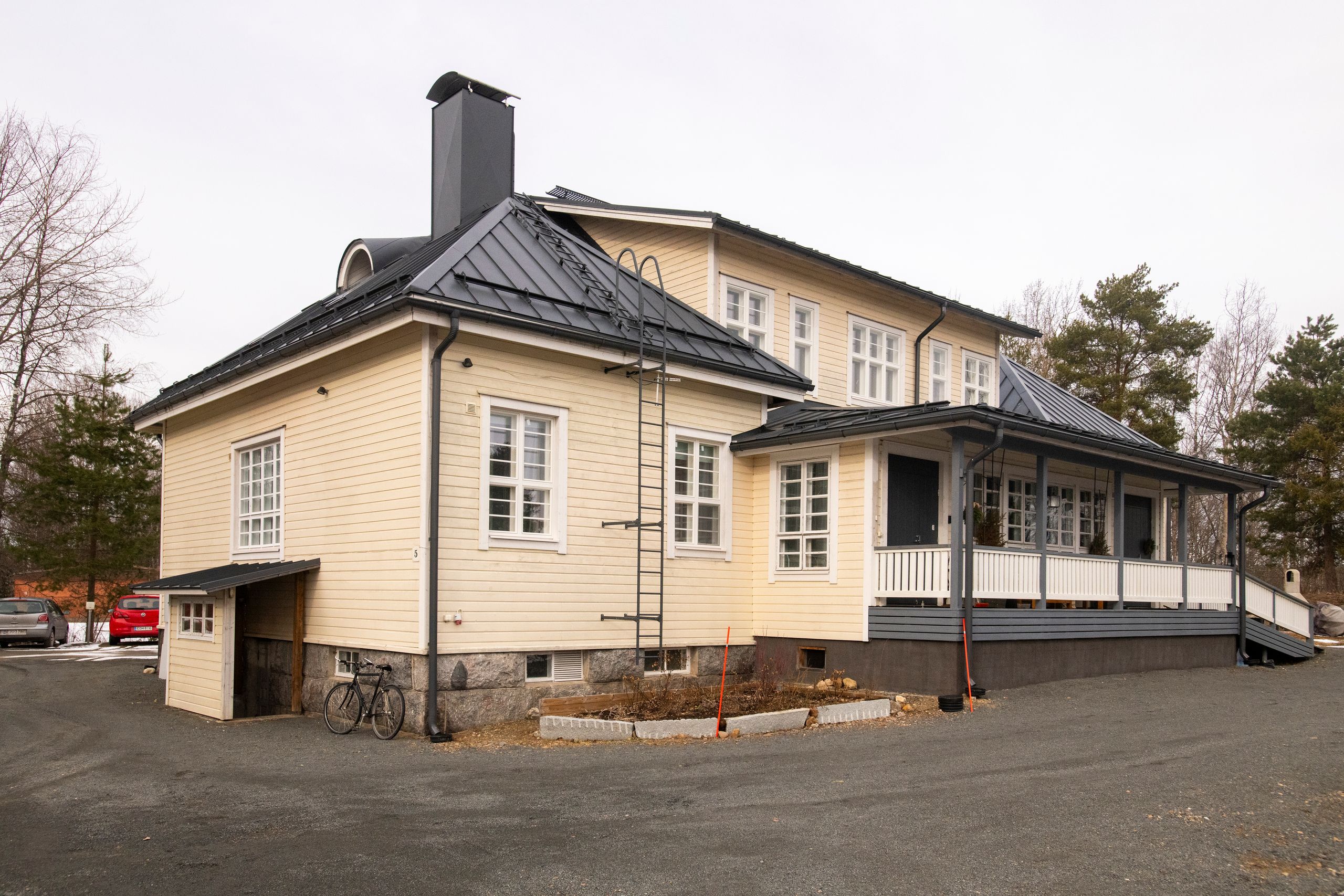 Pälkäneellä Luopioisten keskustassa sijaitseva Pöllölä toimi mielisairaalana viitisenkymmentä vuotta aina vuoteen 1963 asti.