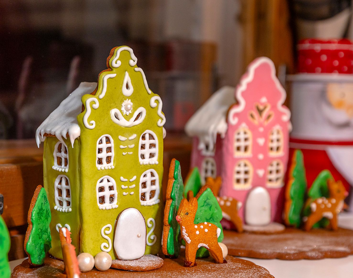 Tällä kertaa piparitalon idea syntyi Tanskan reissulla, pastellinsävyisistä taloista kanavan rannalla.