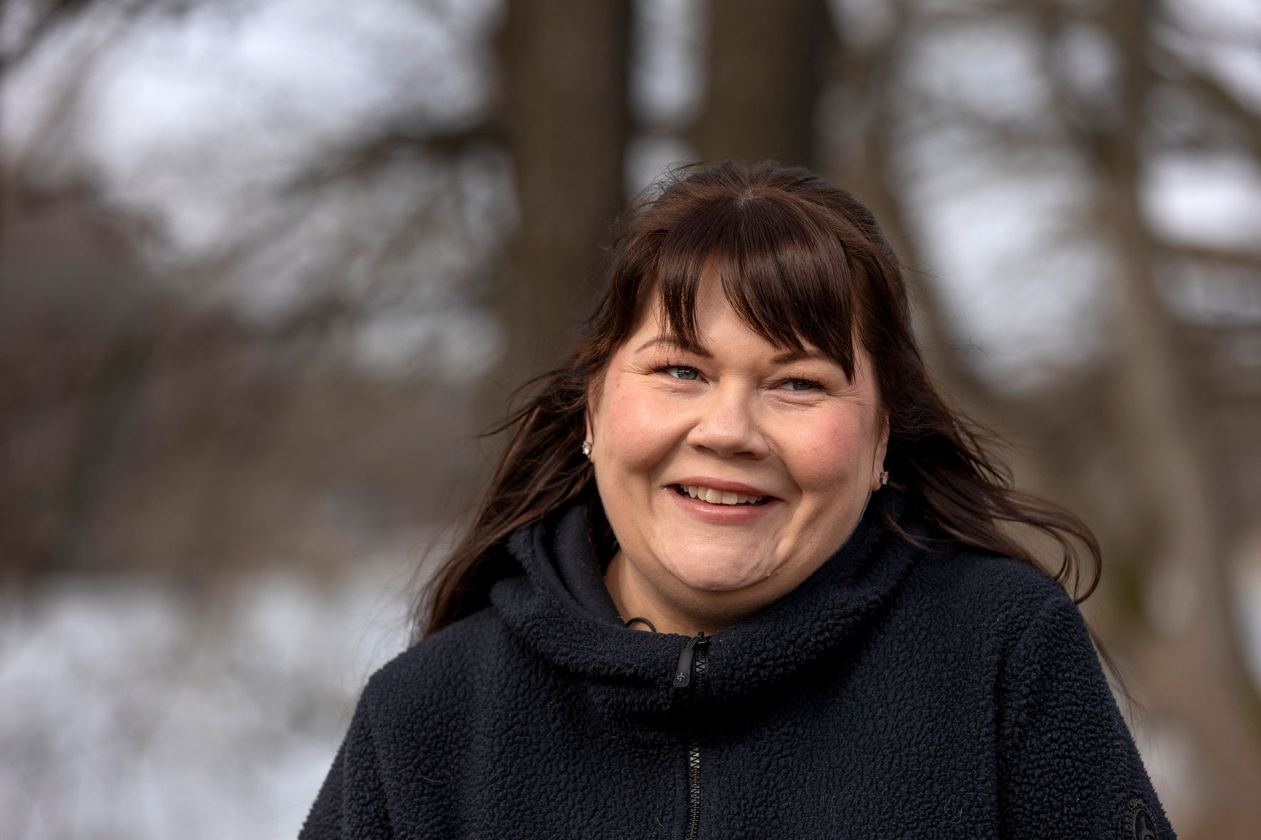 Valoa vaikeisiin päiviin Anne on saanut kotoisista puuhista, esimerkiksi vaatteiden ompelemisesta lapsilleen ja terassin sisustamisesta puolison kanssa.